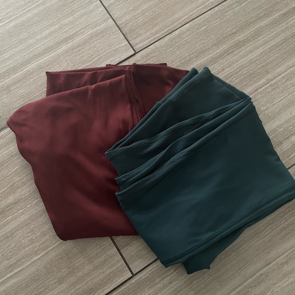 Offline By Aerie Set of 2 Leggings Green and Red Hi-Rise 7/8 Size Medium